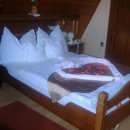Bed & Breakfast Alpokalja Panzio Etterem