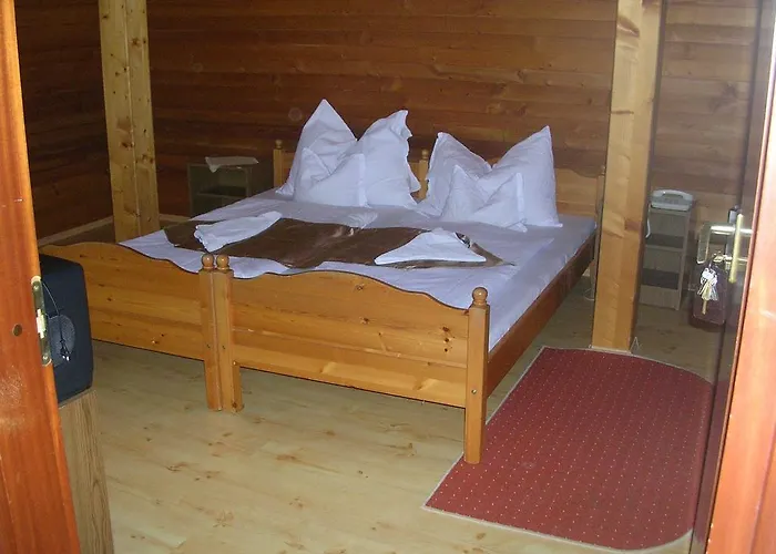 לינה וארוחת בוקר Alpokalja Panzio Etterem Kőszeg