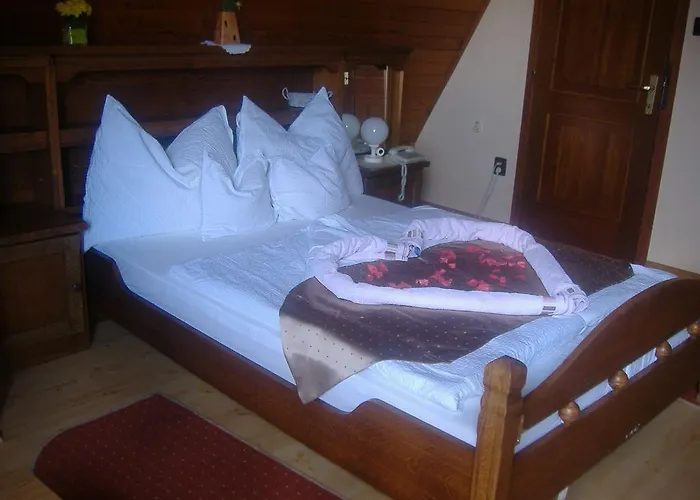 לינה וארוחת בוקר Alpokalja Panzio Etterem