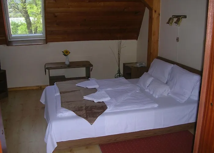 Alpokalja Panzio Etterem לינה וארוחת בוקר Kőszeg