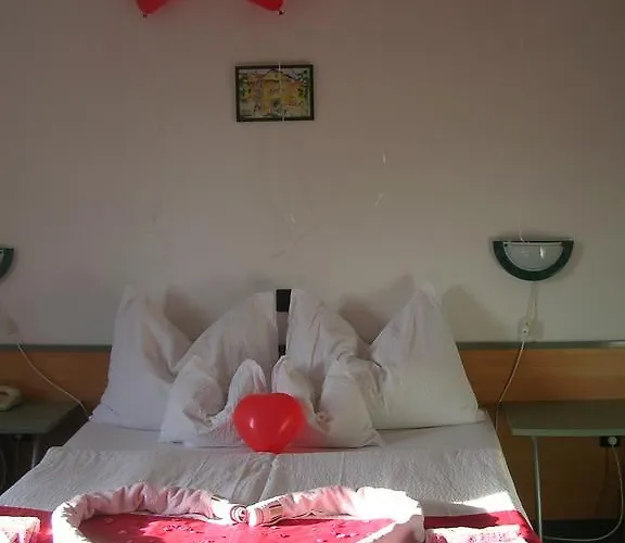 לינה וארוחת בוקר Alpokalja Panzio Etterem Kőszeg