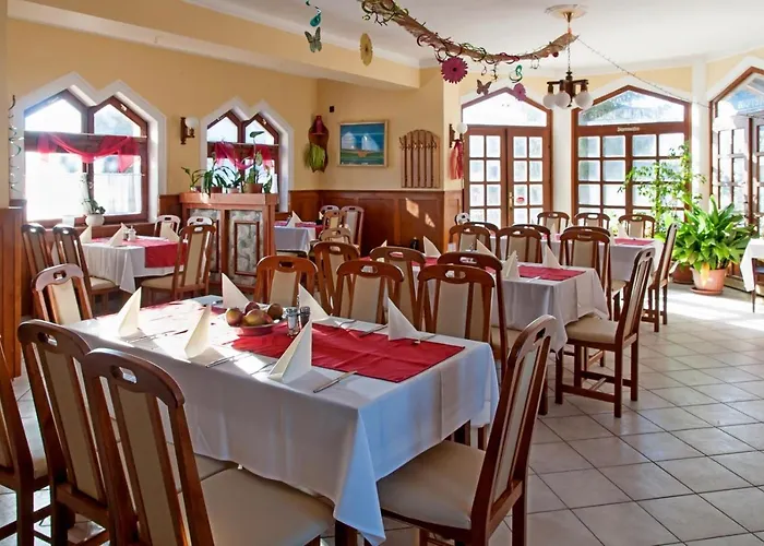 Alpokalja Panzio Etterem לינה וארוחת בוקר Kőszeg