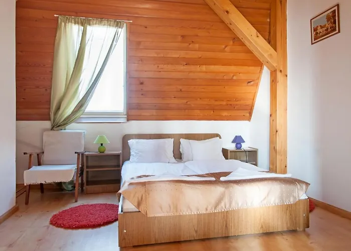 לינה וארוחת בוקר Alpokalja Panzio Etterem