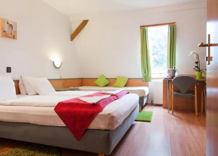 לינה וארוחת בוקר Alpokalja Panzio Etterem Kőszeg